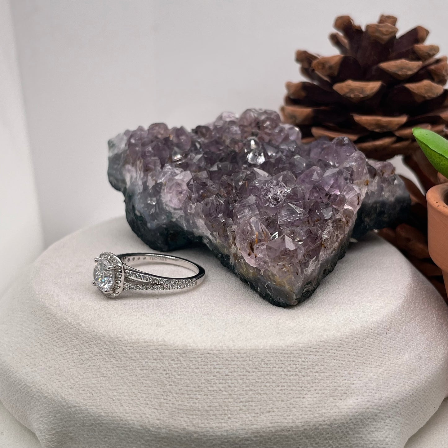 1.34 Carat Round Brilliant Lab Created / Naturel Diamond Engagement Ring