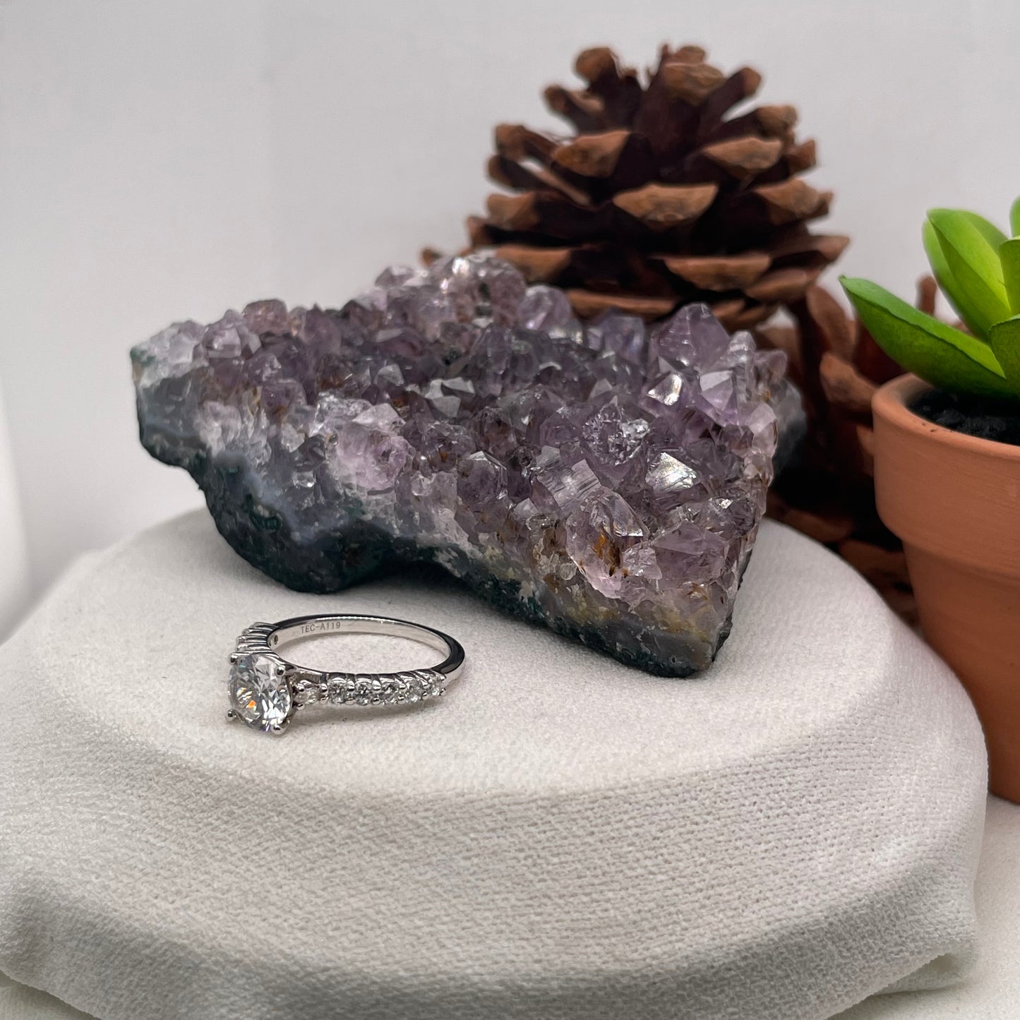 1.36 Carat Round Brilliant Lab Created / Naturel Diamond Engagement Ring