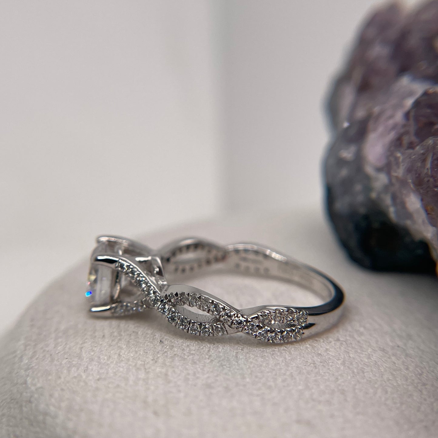 1.25 Carat Round Brilliant Lab Created / Naturel Diamond Engagement Ring