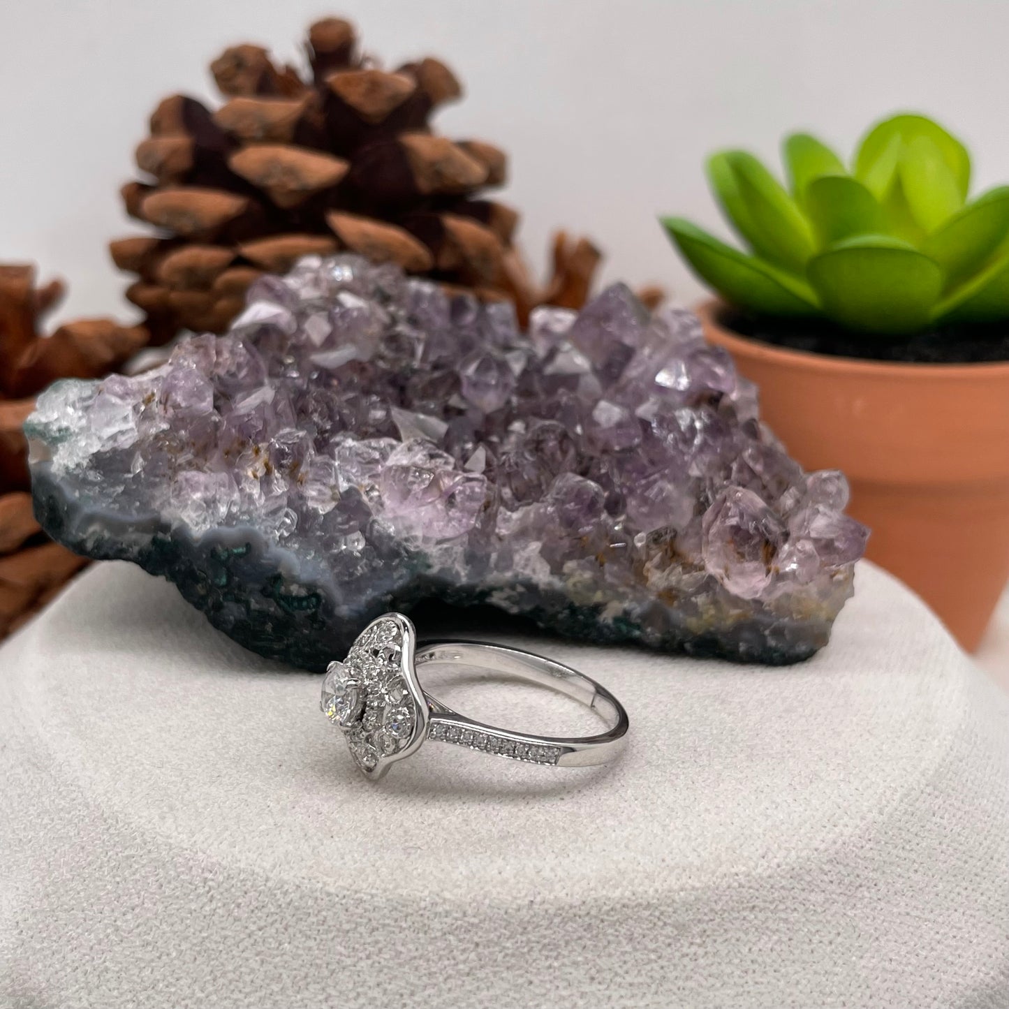 0.58 Carat Round Brilliant Lab Created / Naturel Diamond Engagement Ring