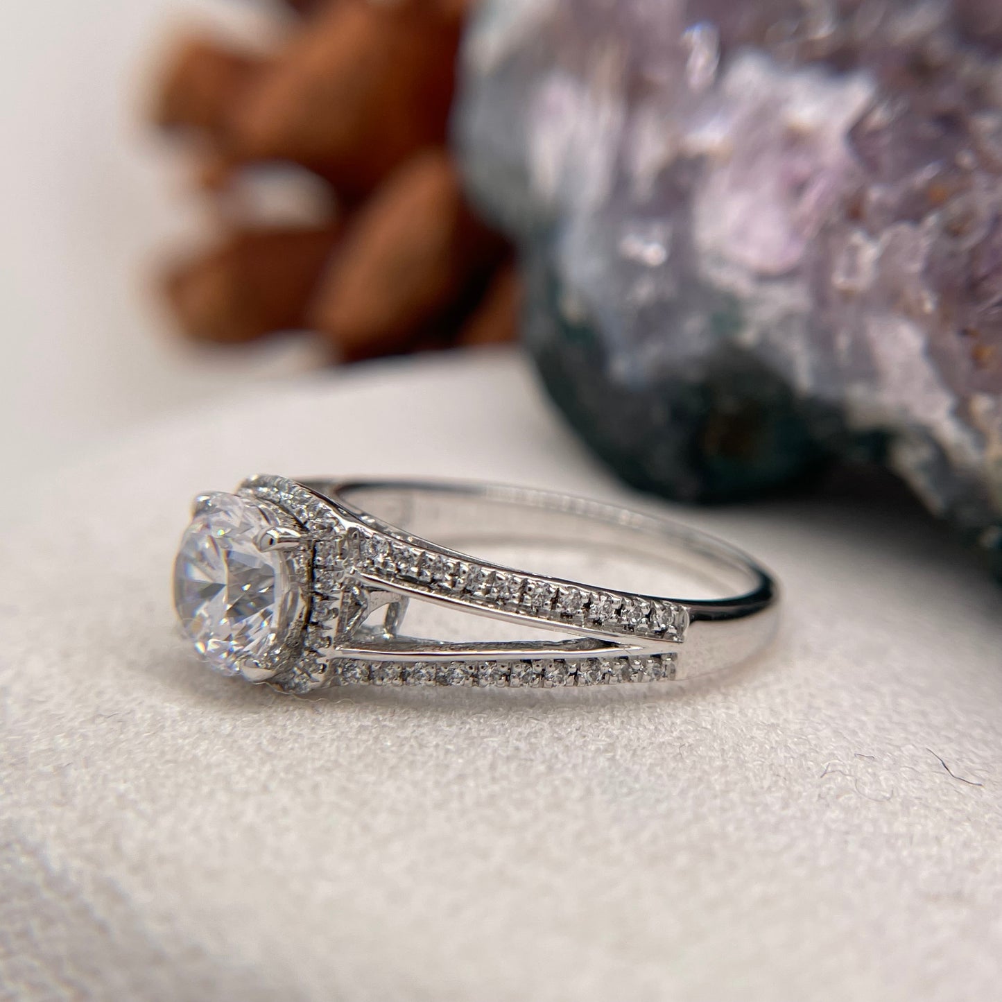 1.32 Carat Round Brilliant Lab Created / Naturel Diamond Engagement Ring