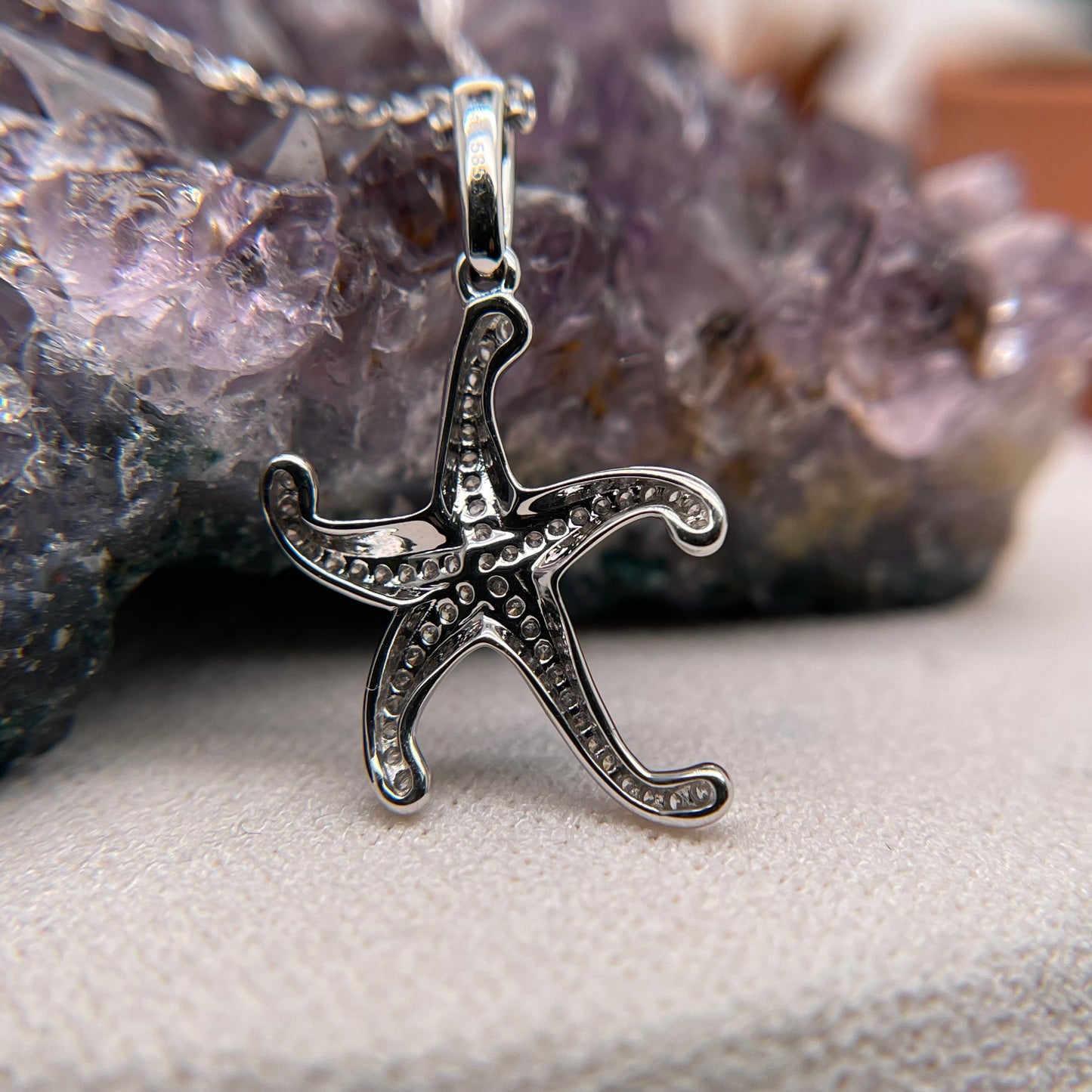 14K White Gold Star Pendant with Diamond