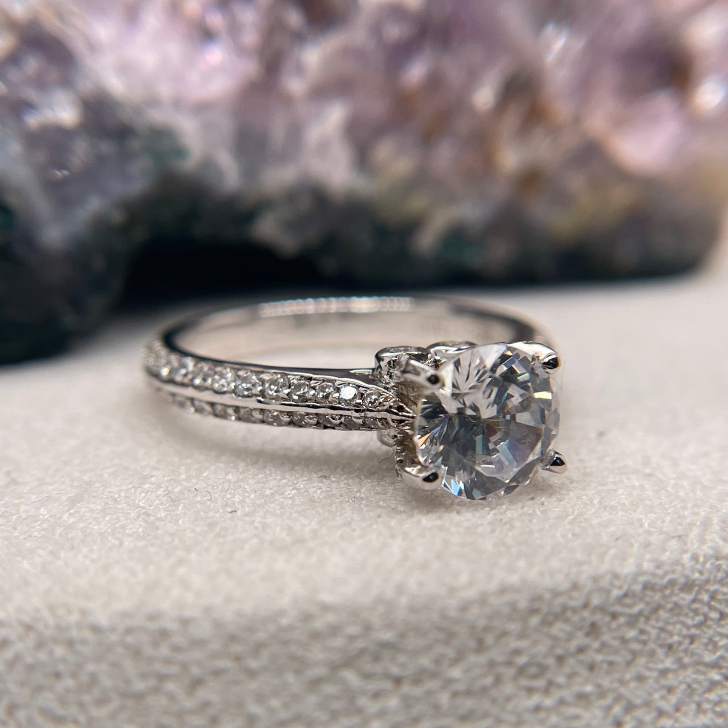 1.40 Carat Round Brilliant Lab Created / Naturel Diamond Engagement Ring