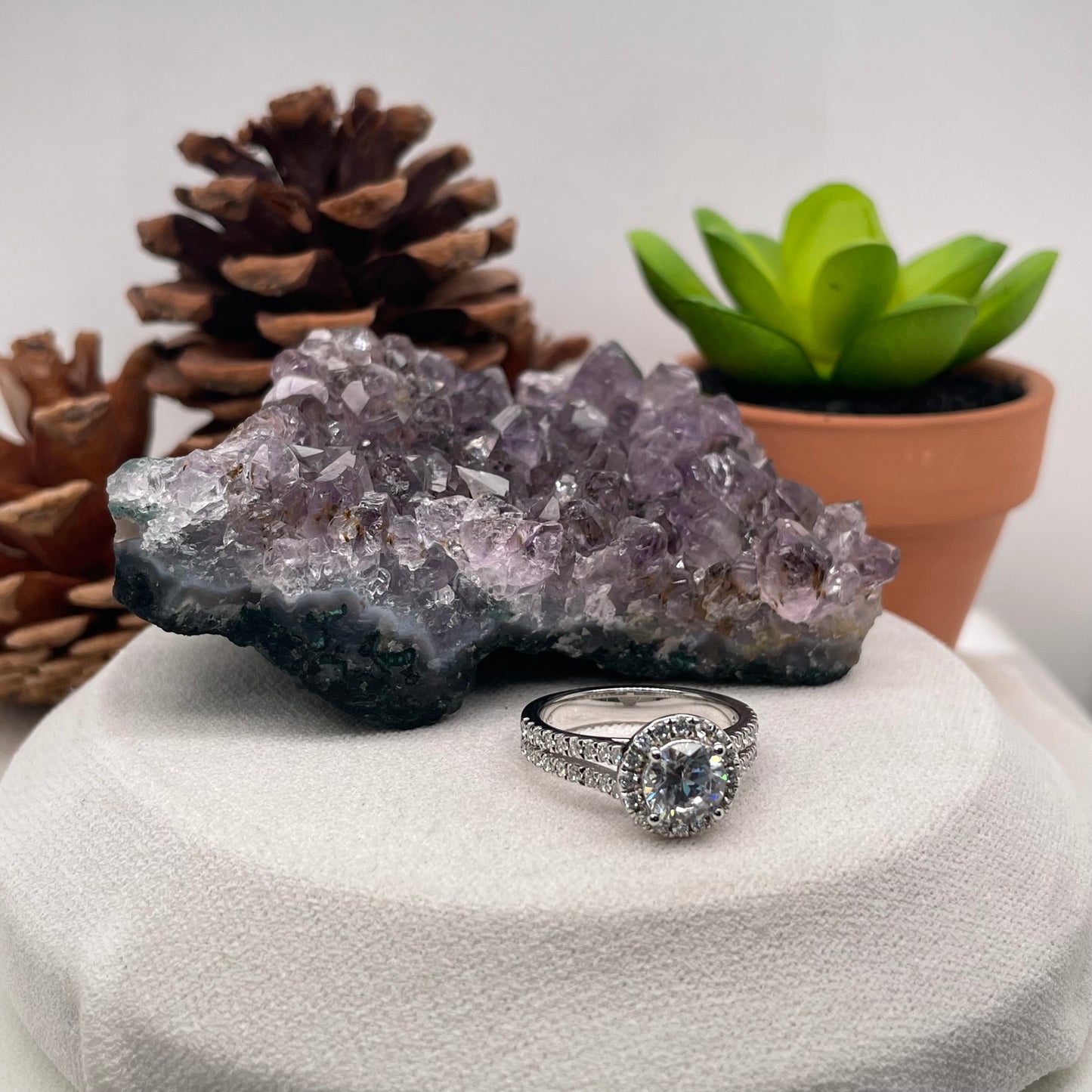 1.58 Carat Round Brilliant Lab Created / Naturel Diamond Engagement Ring