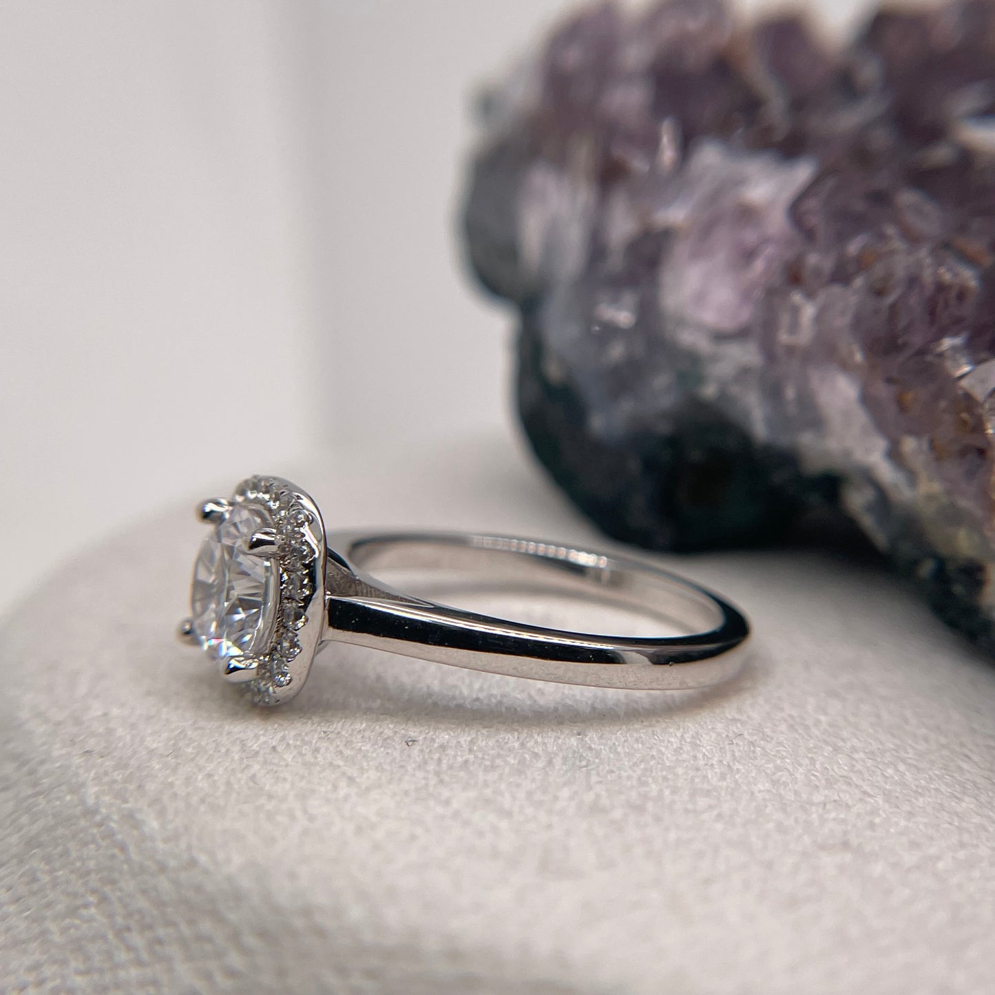 1.09 Carat Round Brilliant Lab Created / Naturel Diamond Engagement Ring
