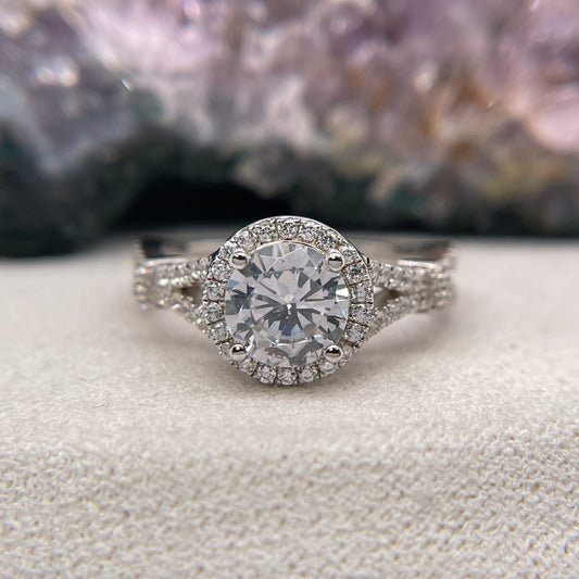 1.32 Carat Round Brilliant Lab Created / Naturel Diamond Engagement Ring