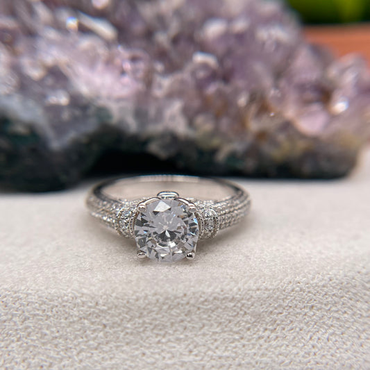 1.23 Carat Round Brilliant Lab Created / Naturel Diamond Engagement Ring