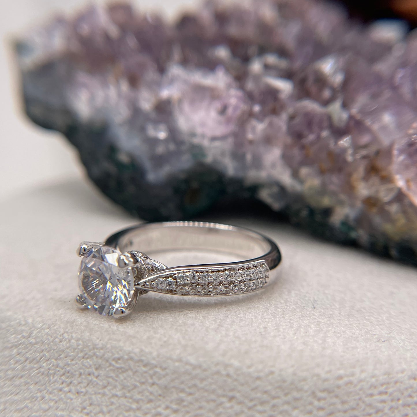 1.19 Carat Round Brilliant Lab Created / Naturel Diamond Engagement Ring