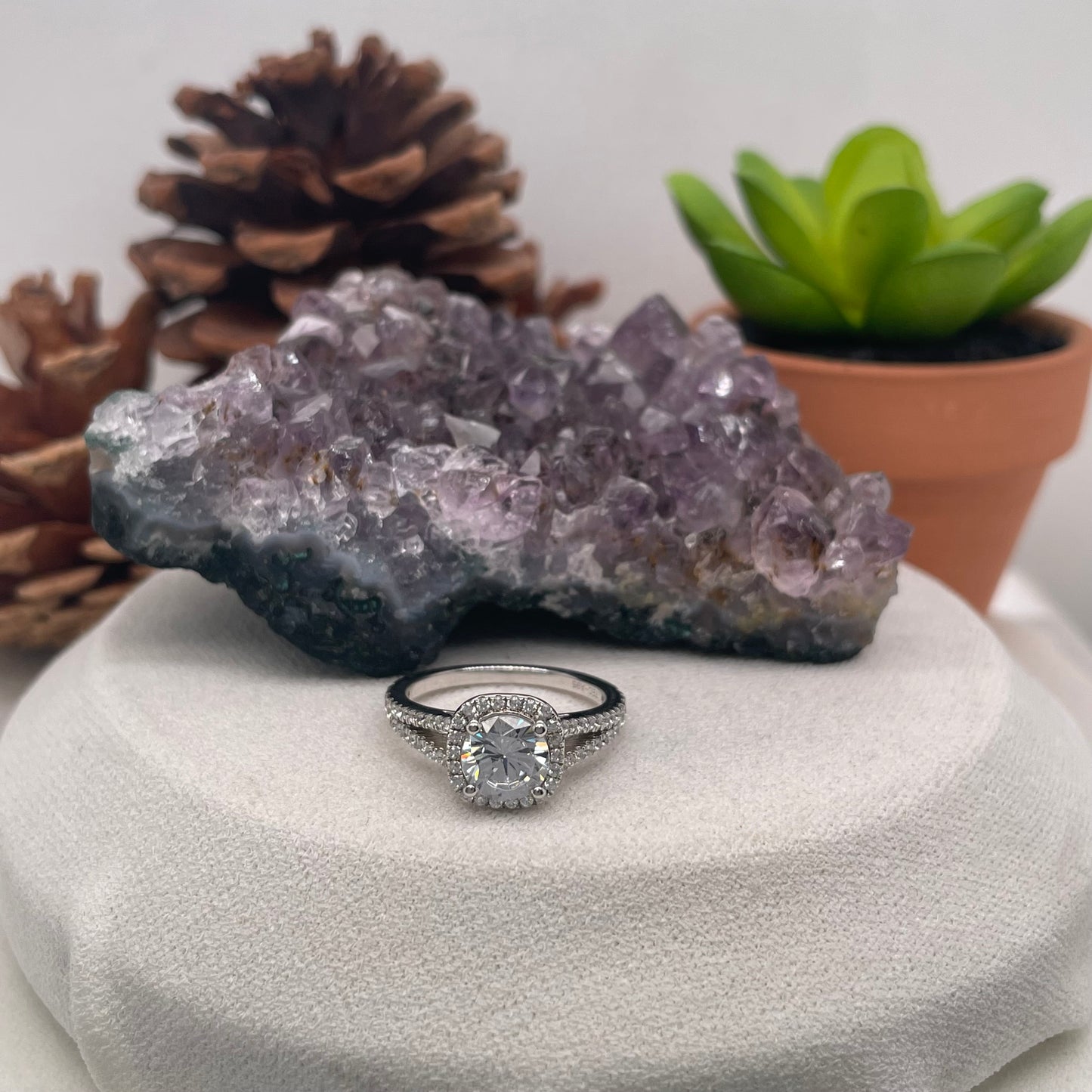 1.34 Carat Round Brilliant Lab Created / Naturel Diamond Engagement Ring