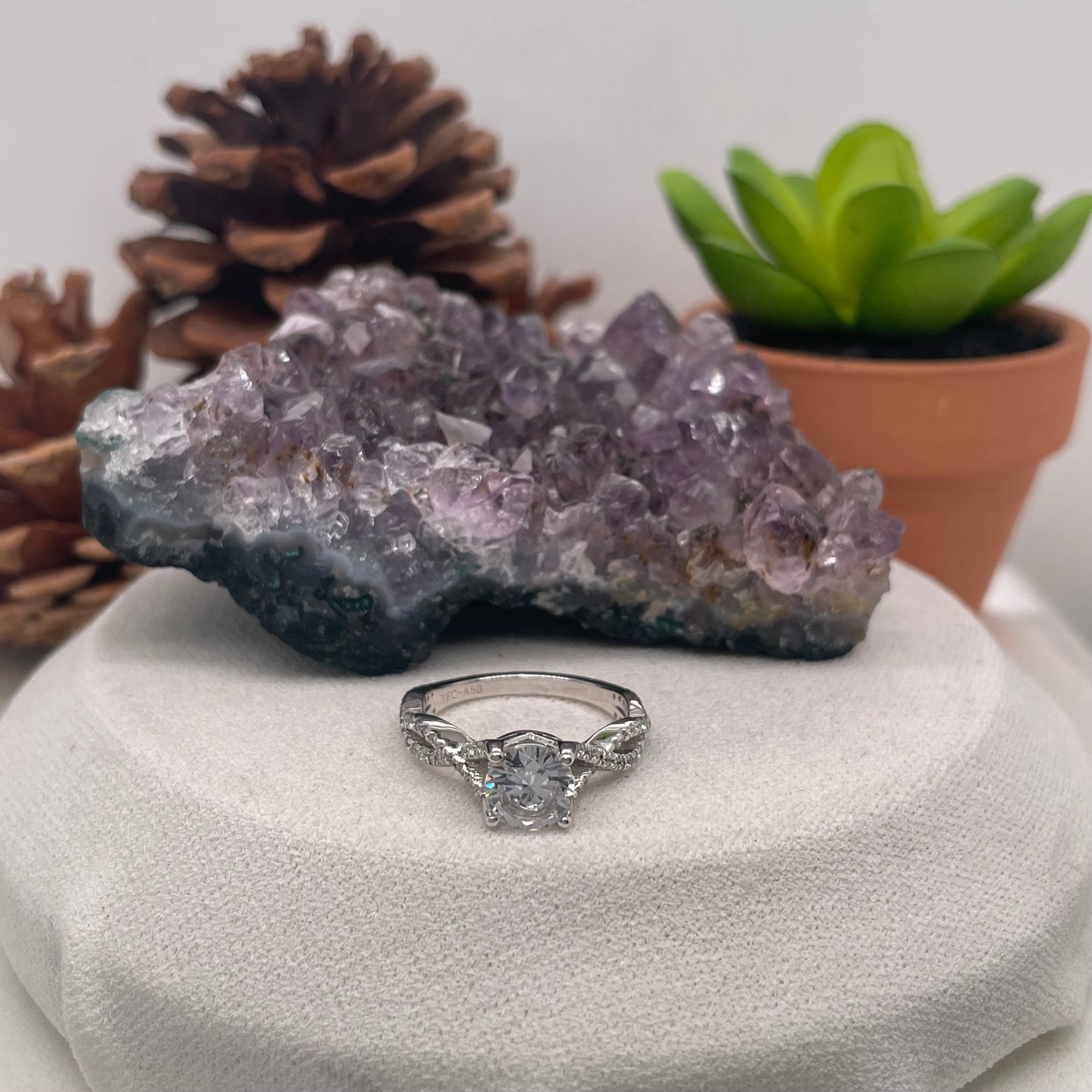 1.25 Carat Round Brilliant Lab Created / Naturel Diamond Engagement Ring