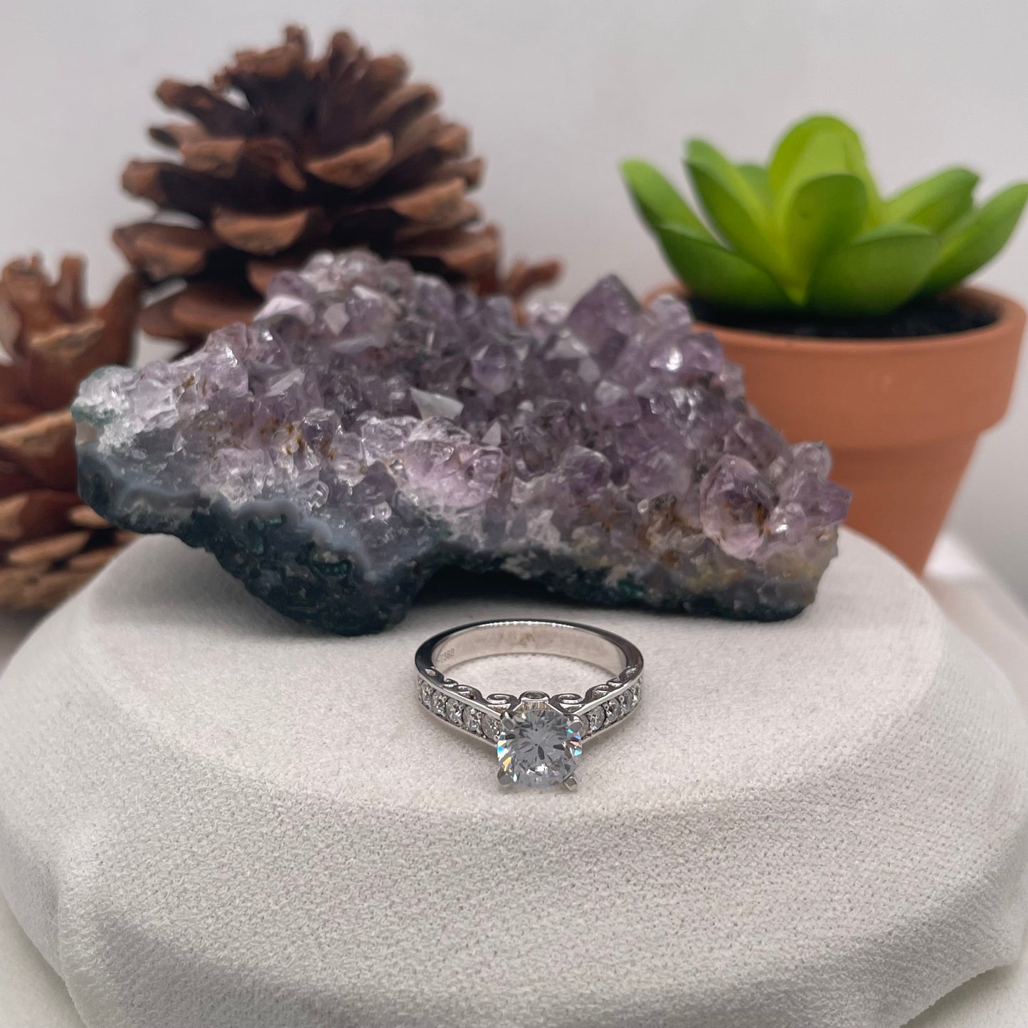 1.31 Carat Round Brilliant Lab Created / Naturel Diamond Engagement Ring