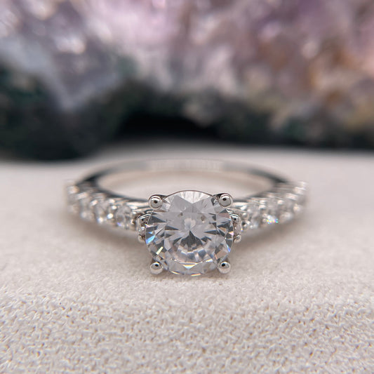 1.36 Carat Round Brilliant Lab Created / Naturel Diamond Engagement Ring