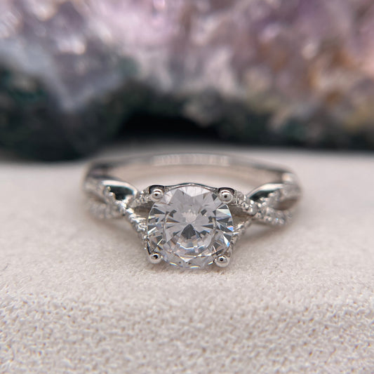 1.25 Carat Round Brilliant Lab Created / Naturel Diamond Engagement Ring
