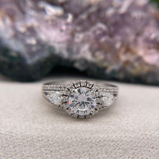 1.45 Carat Round Brilliant Lab Created / Naturel Diamond Engagement Ring