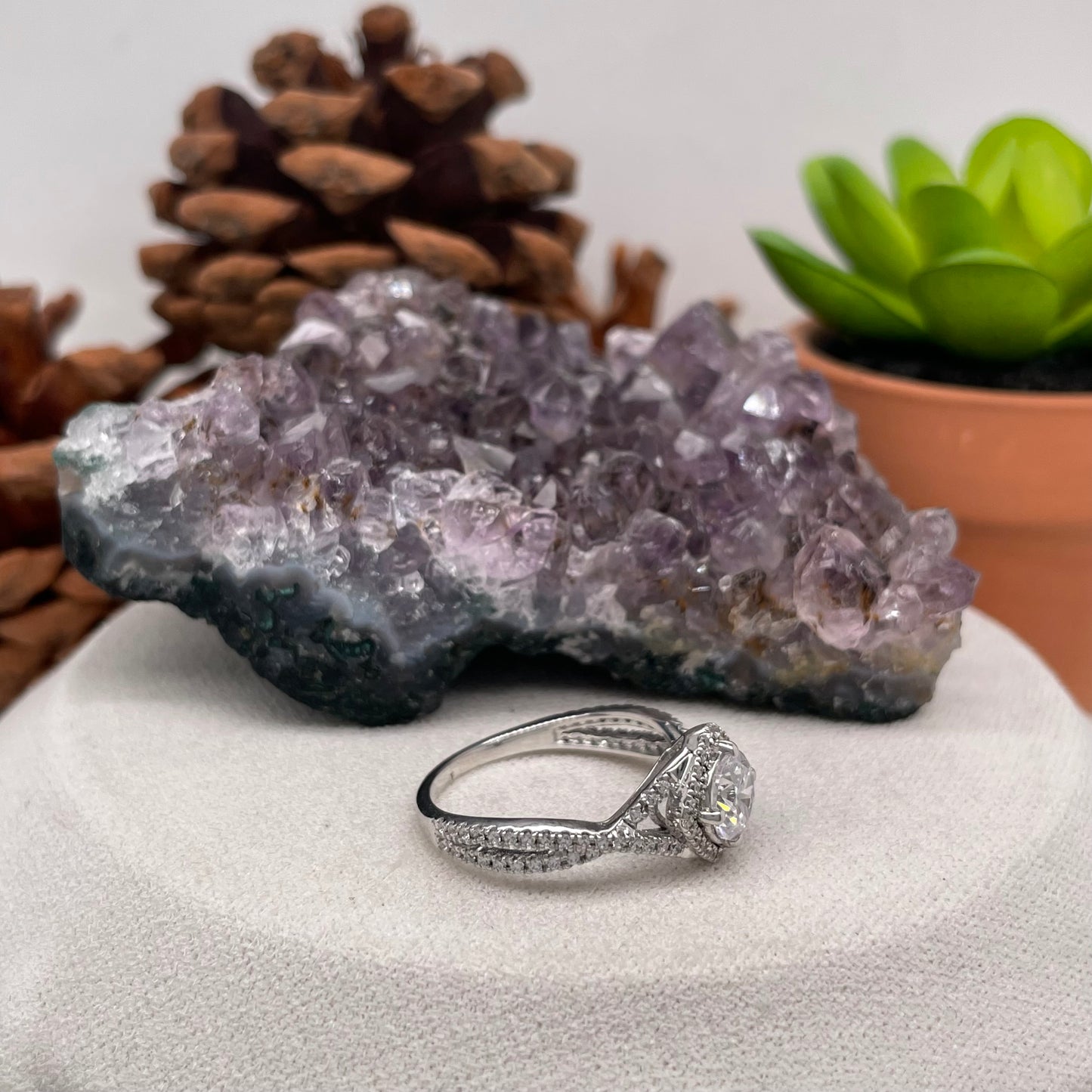 0.85 Carat Round Brilliant Lab Created / Naturel Diamond Engagement Ring