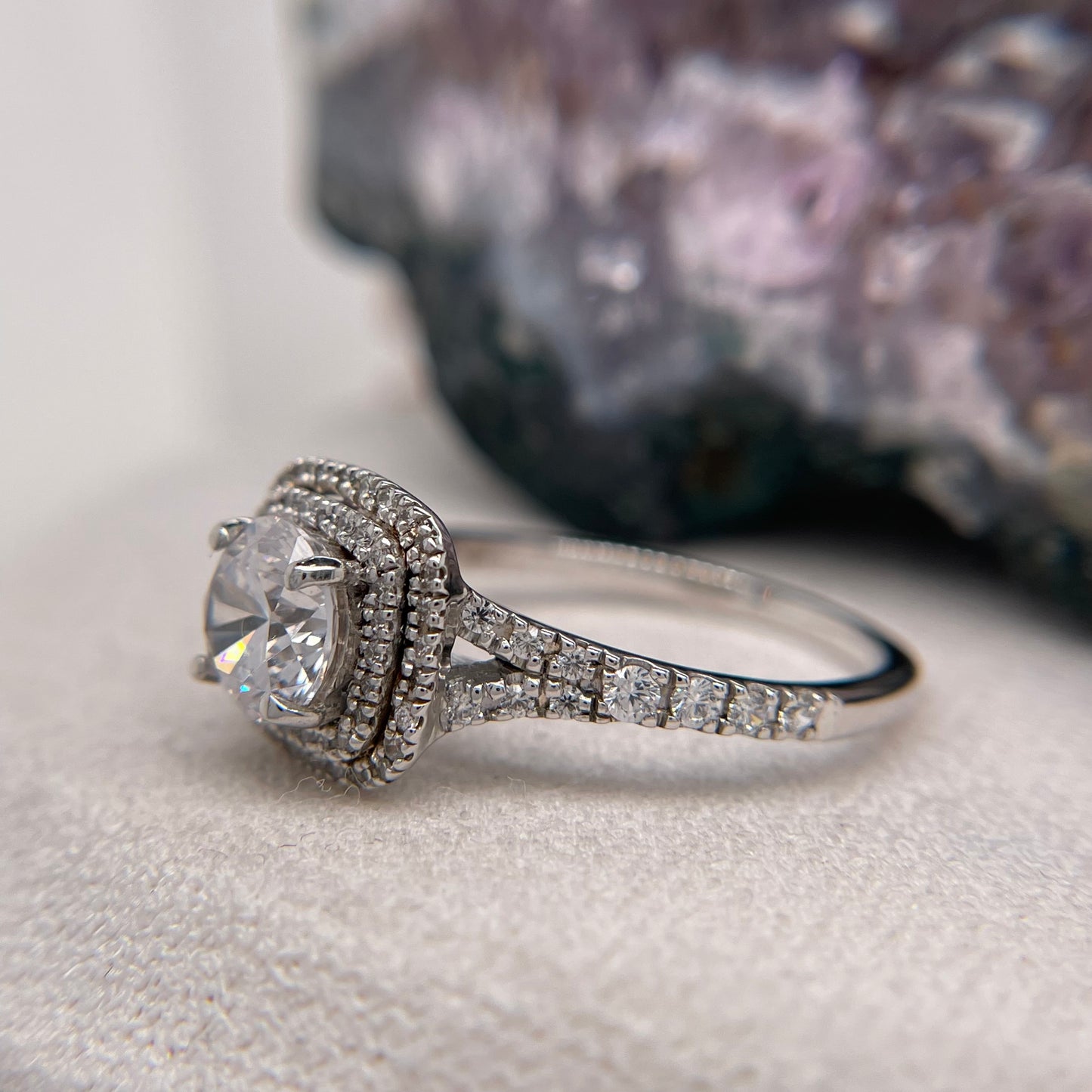 1.60 Carat Round Brilliant Lab Created / Naturel Diamond Engagement Ring