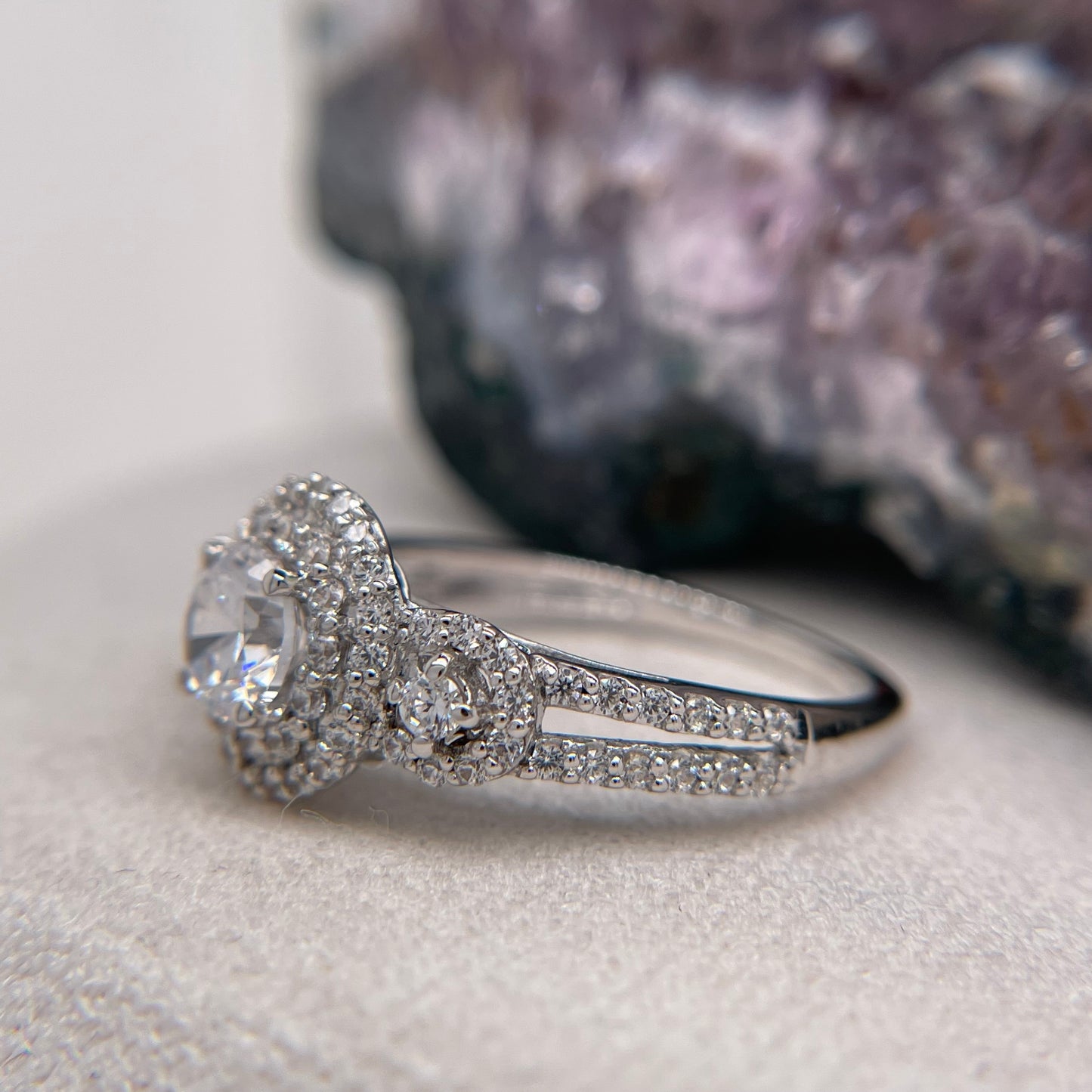 1.15 Carat Round Brilliant Lab Created / Naturel Diamond Engagement Ring