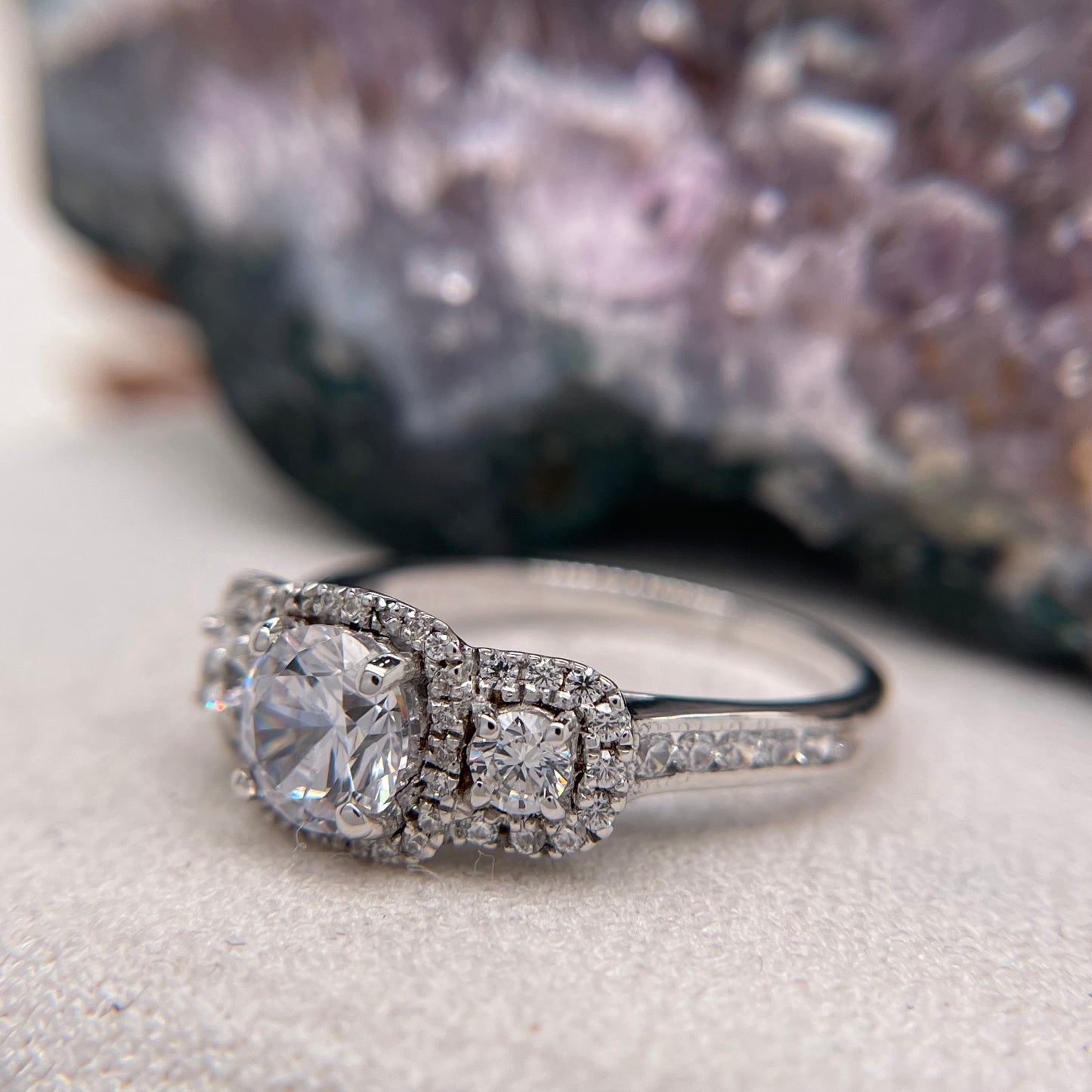 1.45 Carat Round Brilliant Lab Created / Naturel Diamond Engagement Ring