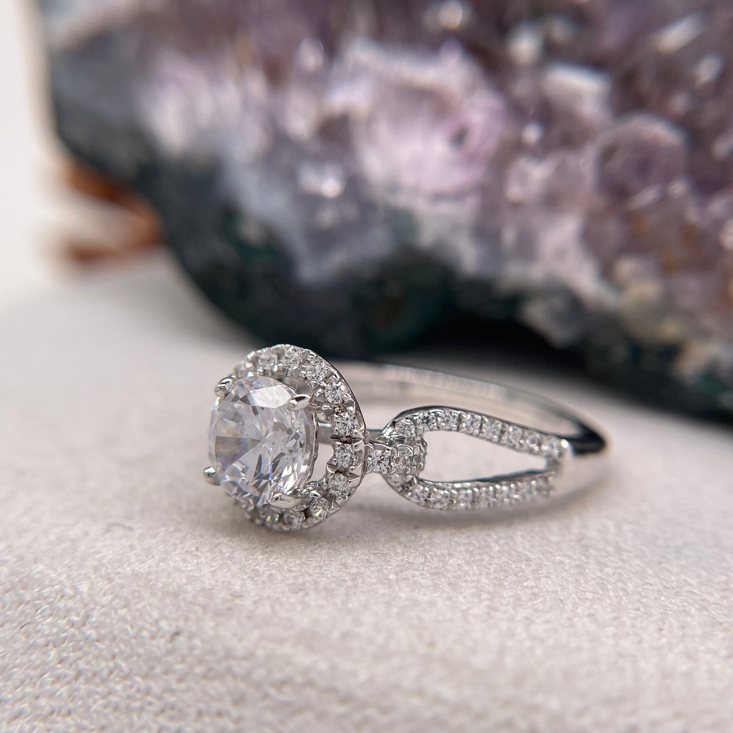 1.13 Carat Round Brilliant Lab Created / Naturel Diamond Engagement Ring