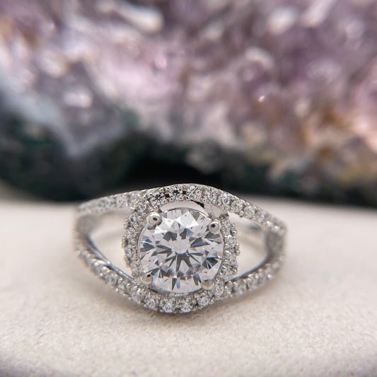 1.35 Carat Round Brilliant Lab Created / Naturel Diamond Engagement Ring Diamond Ring