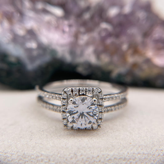 1.35 Carat Round Brilliant Lab Created / Naturel Diamond Engagement Ring Diamond Ring