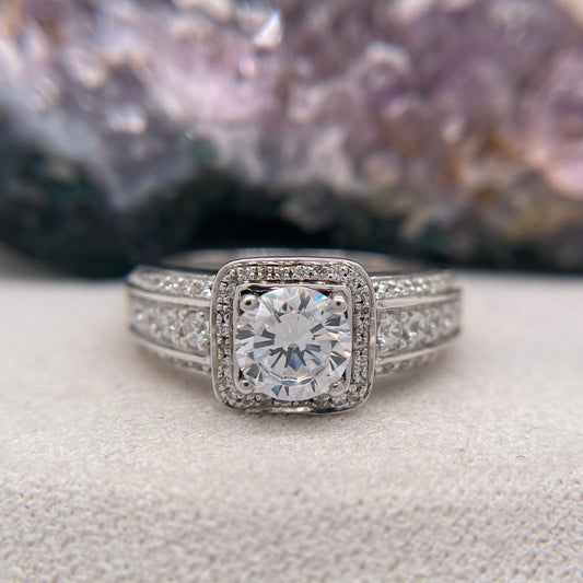 1.70 Carat Round Brilliant Lab Created / Naturel Diamond Engagement Ring Diamond Ring