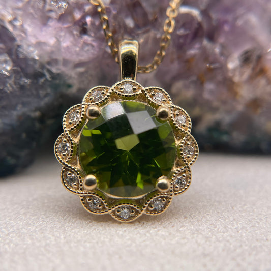 14K White Gold Peridot Pendant with Diamond