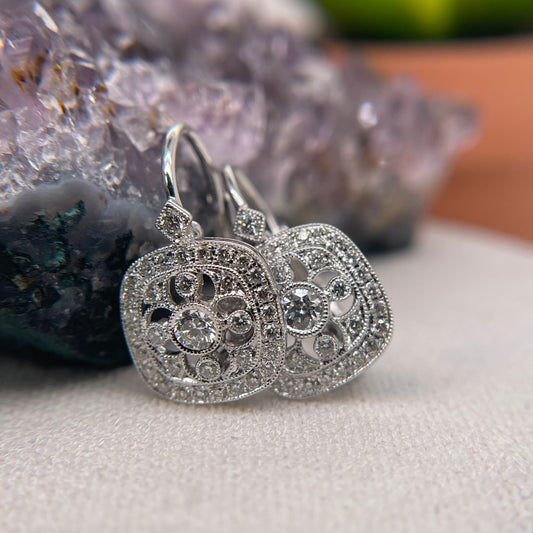 18K White Gold Earrings with Diamond