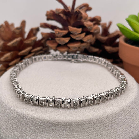 10K White Gold Tennis Bracelet with Diamond